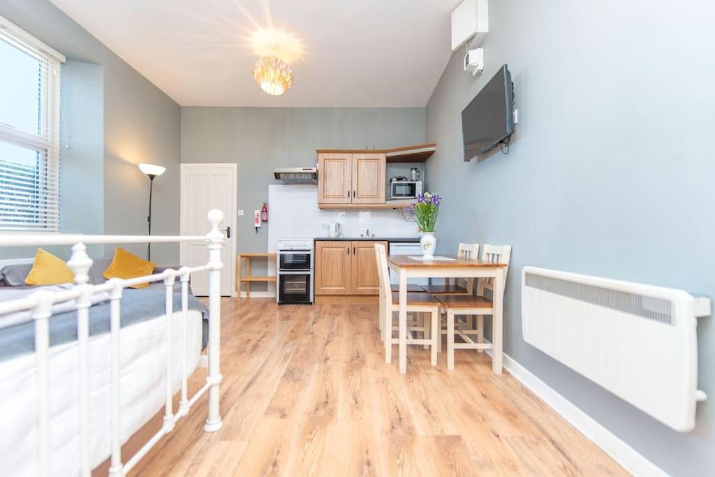 Clonbur House - Studio Village Apartment Galway Ngoại thất bức ảnh