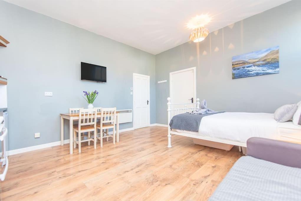 Clonbur House - Studio Village Apartment Galway Ngoại thất bức ảnh